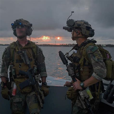 Marine Raiders On Special Operations Watercraft