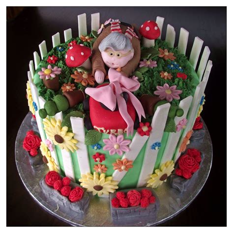 A 90th birthday is a time to reflect upon the past, and enjoy the memories that have been created etsy has a wonderful selection of reasons why posters and canvases that are fabulous 90th birthday gifts for either male or female. 90th birthday cake | 90th birthday cakes, Animal cake ...