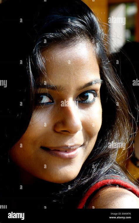 Jung Mädchen Schöne Große Augen Bengali Indische Frau Schwül