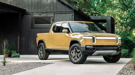 First Rivian Electric Pickup Trucks Will Sell For 75000 Cnn