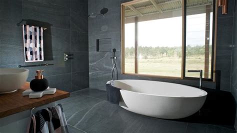 Hot scene in bedroom if you like the video don't forget to share with others & also share your views. Bathtub in the bedroom: should you try it at home?