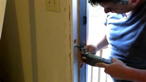 How to fix a damaged door frame    