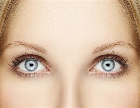 Como Escolher A Cor De Delineador Que Mais Combina Com Os Seus Olhos Revista Marie Claire
