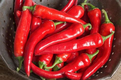 17 Health Benefits Of Cayenne Pepper Table For Change