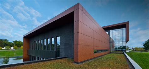 Search 9 acm canada inc. Toro Headquarters by Leo A Daly Using Alucobond NaturAL ...