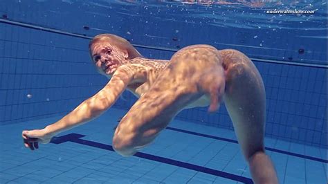 Hot Elena Shows What She Can Do Under Water Xvideos