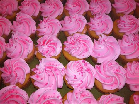 Lola Pearl Bake Shoppe La Vie En Rose Cupcakes