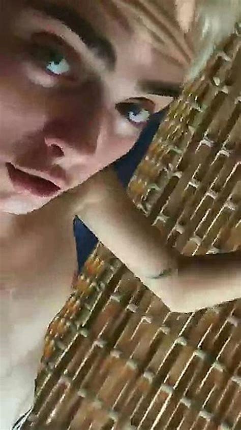 Cara Delevingne Nude LEAKED Pics Topless Sex Scenes