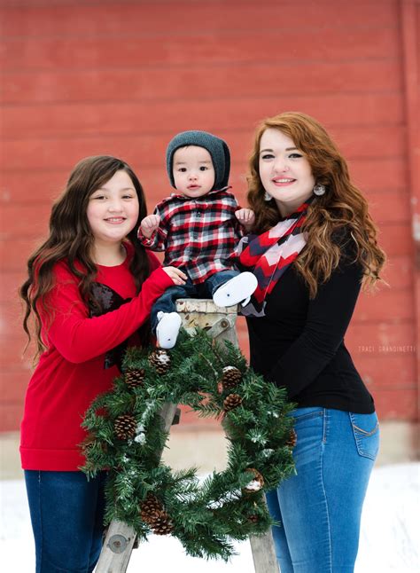 How the grinch stole christmas: Christmas picture ideas in front of an old red barn with ...