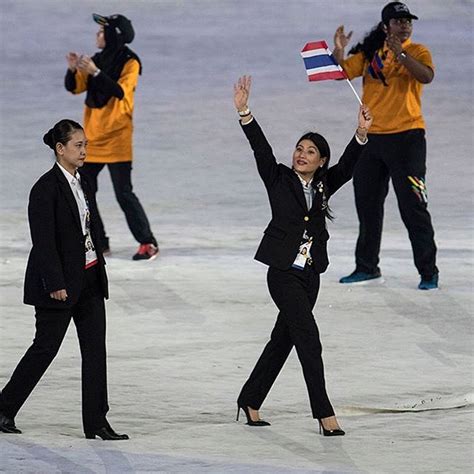 Nampak ala men in black, semua atlet yang terlibat. 11 Pakaian Terbaik Kontijen Sukan SEA 2017 Mesti Tengok ...