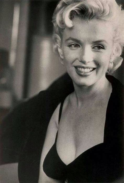Casually Stunning Marilyn Marilyn Monroe Marilyn Monroe Photos