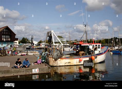 Hampshire The Boat Hi Res Stock Photography And Images Alamy