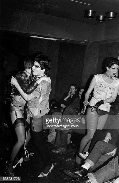 Punk Girls Dancing At The Roxy London 1977 Photo Dactualité Getty