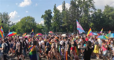 Thousands At Warsaw S Pride March Protest Rising Homophobia In Poland • Gcn