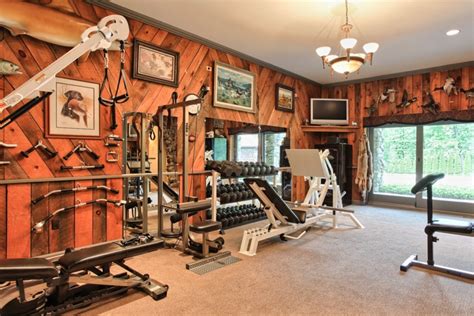 Vinyl or rubber tiles are best in a home gym. 8 Great Rustic Home Gyms - Decor Ideas | Dengarden