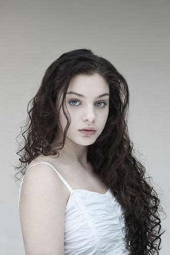 Pin By Kayla Marie On Diverse Beauty Hair Pale Skin Odeya Rush Actresses With Brown Hair