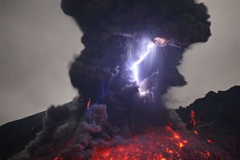Volcanic Lightning Aka Dirty Thunderstorms X Post R