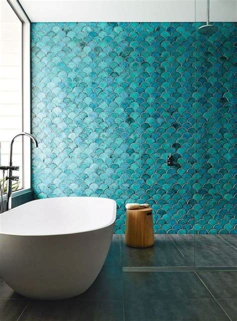 Fliesen aus naturstein geben dem bad einen besonders wohligen sie sind in verschiedensten farben, formen und designs erhältlich und lassen sich auch super mit anderen. 82 tolle Badezimmer Fliesen Designs zum Inspirieren! | Bad ...