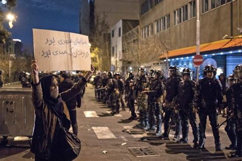 “geistliche Haut Ab” Proteste Gegen Iranische Führung Vorarlberger Nachrichten Vnat