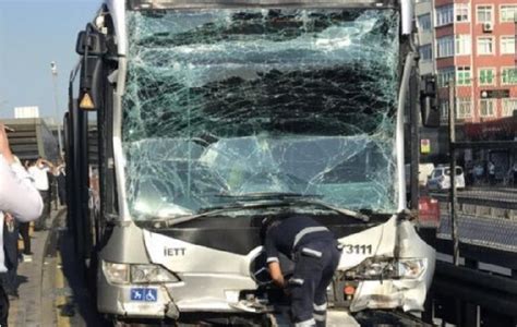 İstanbulda metrobüs kazası 24 yaralı İnternet Haberler Köşe