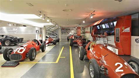 Als erklärter autofan führte für stephan natürlich kein weg an ferrari in italien vorbei. Maranello: Ferrari Museum & Balsamic Vinegar Tour