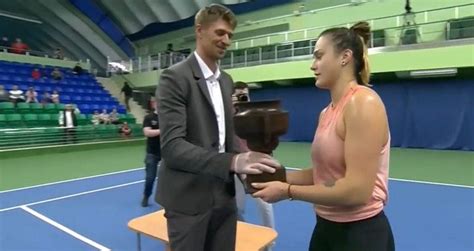 Na Bielorrússia Sabalenka Voltou Aos Títulos Com árbitro Juízes De Linha E Público