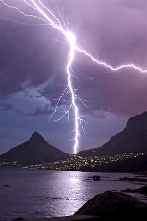 56 Stunningly Awesome Photographs Of Lightning Wild Weather