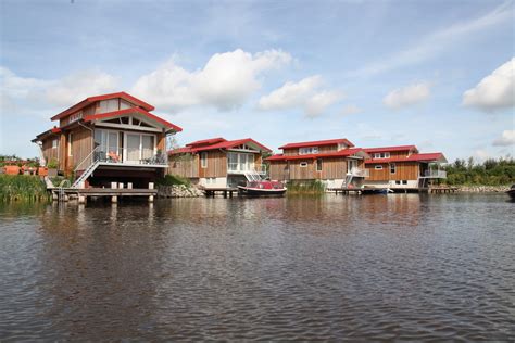 Deel jouw mooiste vakantiemomenten met #roompot & @roompot bekijk. Waterpark Zwartkruis - Roompot | Vakantiepark Friesland