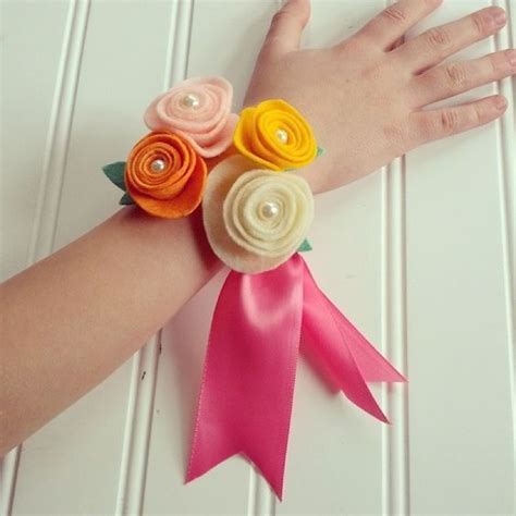 How To Make Wrist Corsage Diy Beauty Of Wedding Diy Corsage Diy