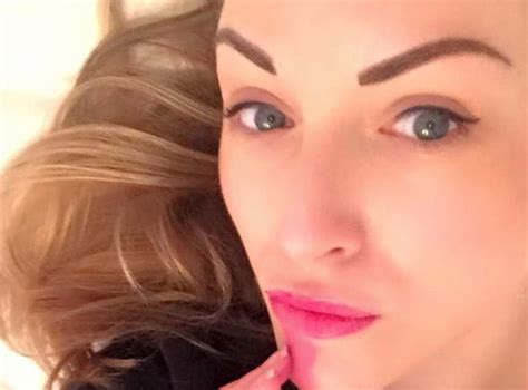 Cervical Cancer Model And Blogger Shares Photo Of Her Cervix To Encourage Women To Get Smear