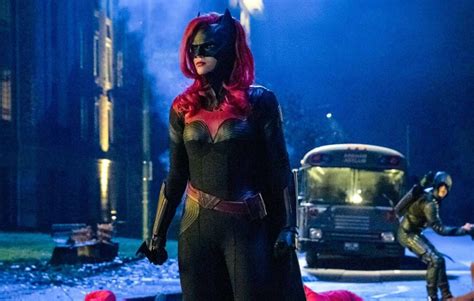 Batwoman On Cw Is A Hot Mess The Casting News You Need To Know