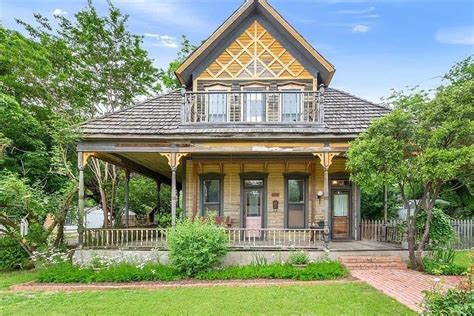 1901 Historic House In Waco Texas — Captivating Houses