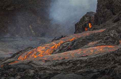 Vulkanausbruch Bei Reykjavik Sorgt Für Spektakuläre Bilder