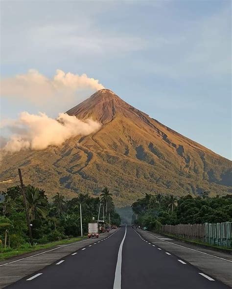 Philippines Magnificent Mayon Volcano The Perfect Cone Pics