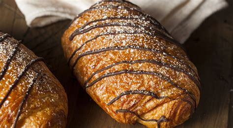 Croissants and other french pastries are very popular in morocco. Croissant: So backen Sie das Frühstücksgebäck | Chefkoch.de