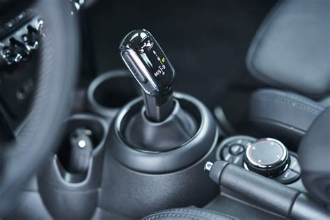 Mini Dct Dual Clutch Transmission Officially Debuts Motoringfile