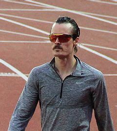 They are trained by their father gjert ingebrigtsen. Henrik Ingebrigtsen - Wikipedia