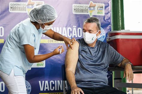 Governo Inicia Vacinação De Profissionais Da área De Educação Empresa