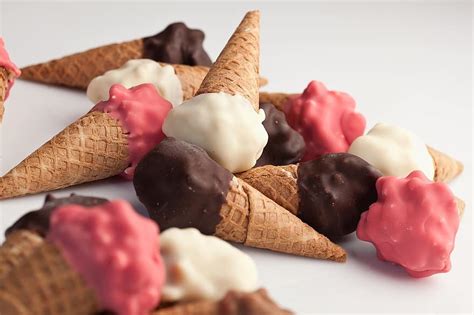 Ice Cream Ice Cream Cones Chocolate Ice Cream Vanilla Ice Cream Strawberry Ice Cream Sweet