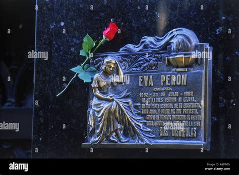 Tumba De Eva Perón O Evita En El Cementerio De La Recoleta En Buenos
