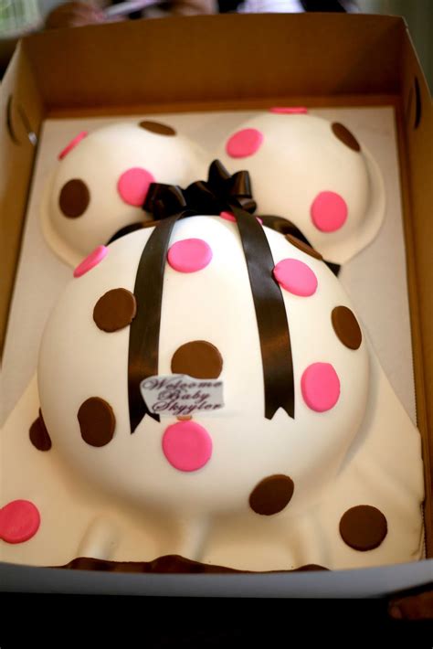 Hector S Custom Cakes Baby Shower Cake Pregnant Tummy Cake