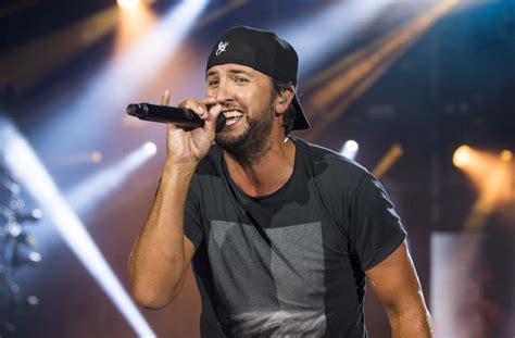 Luke Bryan Makes An Exception To His No Butt Grabbing Rule For An 88