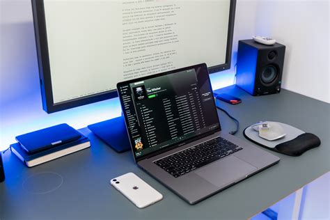 How To Transform A Laptop Into A Desktop Computer So That It Is Nice