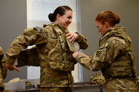 Female Body Armor Us Military Finally Made Womens Body Armor