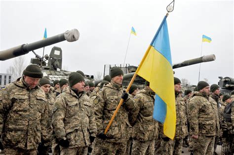 Цим зумовлено моє рішення встановити день захисника україни саме 14 жовтня, який має стати святковим для сучасних воїнів та суспільства в цілому. 14 жовтня - свято Покрови, День захисника України та козацтва