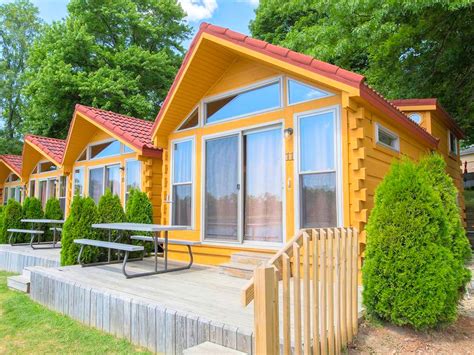 These quaint cottages on the shores of lake erie in ohio will make your summer splendid. Pet-Friendly Cabin Rental | Erie, Pennsylvania | Glamping Hub