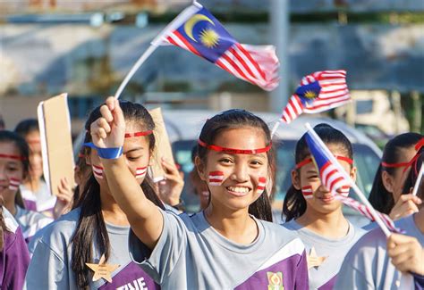 Whether the veracity of that statement is true or not i cannot say. 11 Reasons Why You'll Fall in Love With Malaysia's People