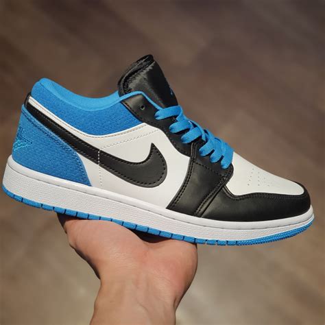 Giày Nike Air Jordan 1 Low Se Laser Blue Hands Sneaker