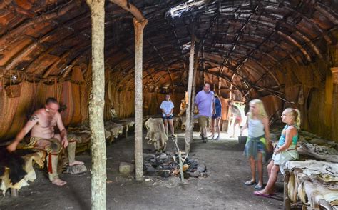 Inside The Long House Wampanoag Homesite Plimoth Plantation