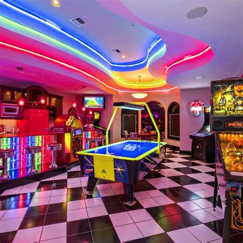 We're reopening under new owners!!! El cuarto de juegos:Esta es el cuarto de juegos me gustan ...